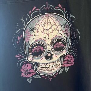 Torrid, size 4 Sugar Skull tshirt
